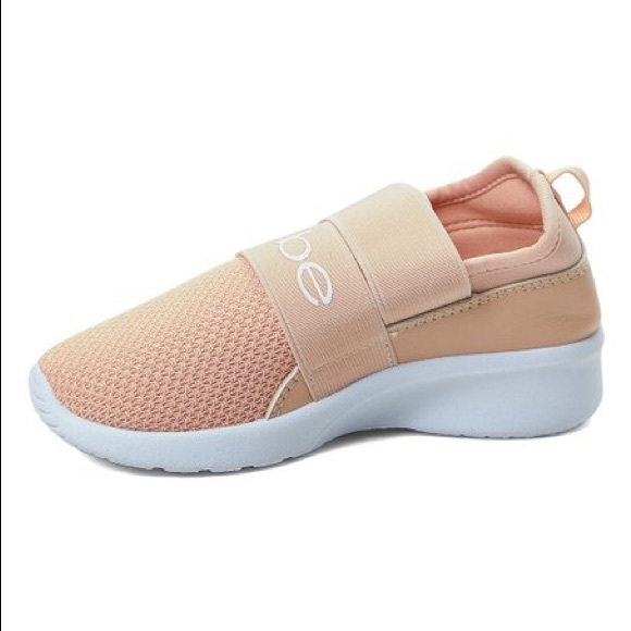 ✨HP✨Bebe Logo Sneaker - Picture 2 of 7